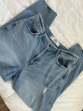 Hollister Light Blue High-Rise Straight Jeans